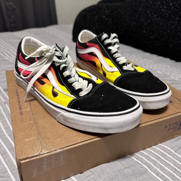 Men’s Vans - Picture 3 of 3